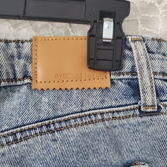 Avec Les Filles Distressed Wide Leg High Rise Cropped Jean Size 28 - Picture 8 of 12